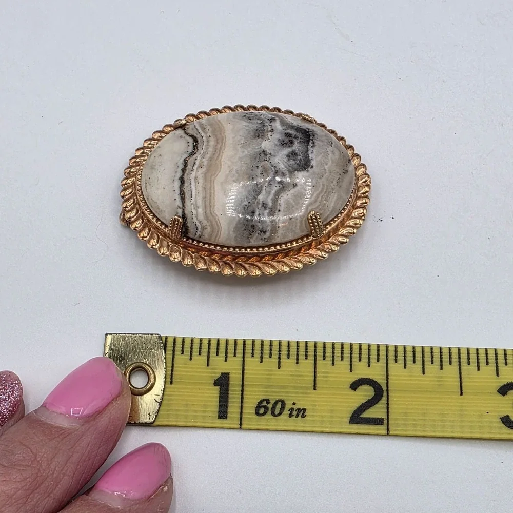 Vintage Oval Agate Style Brooch Pin‎ Gold Tone Rope Edge Mosaic Stone Statement